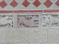 Lyon, Abbaye d'Ainay, Clocher-Porche, Plaques sculptees, Cerf (2)